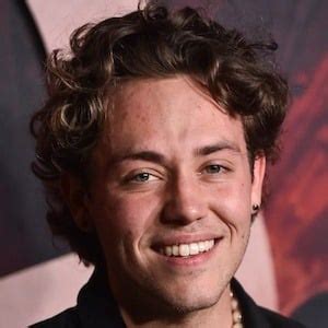 Ethan Cutkosky Death Fact Check, Birthday & Age 